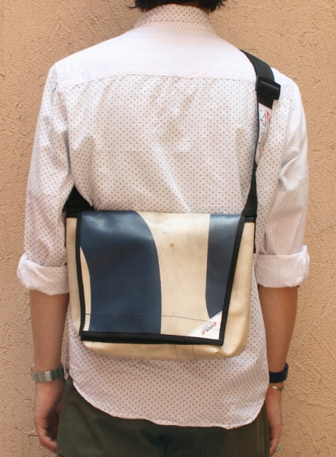 画像: 2010-07-25【SWISS MOUNTAIN HAND BAGS】リサイクルショルダーバッグ・【PAROT CANVAS】ナイロンウエストバッグ新入荷アップしました。